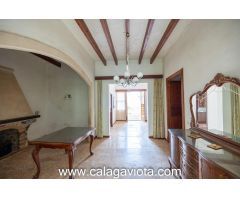 Casa con gran potencial en Es Llombards