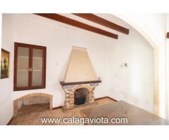 Casa con gran potencial en Es Llombards