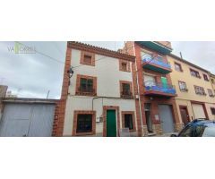 Casa con corral en Cella  muy buena situación y para entrar a vivir
