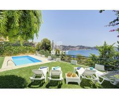 ESPECTACULAR CASA CON PISCINA Y JARDIN EN CERRO GORDO