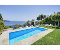 ESPECTACULAR CASA CON PISCINA Y JARDIN EN CERRO GORDO