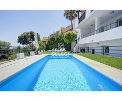 ESPECTACULAR CASA CON PISCINA Y JARDIN EN CERRO GORDO