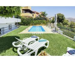 ESPECTACULAR CASA CON PISCINA Y JARDIN EN CERRO GORDO