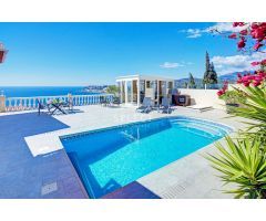 CHALET INDEPENDIENTE CON PISCINA PRIVADA Y VISTAS INFINITAS AL MAR