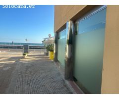 MAGNIFICO LOCAL DE 128 M2 + TERRAZA DE 67 M2  EN PRIMERA LINEA DE MAR EN CAMBRILS - COSTA DORADA