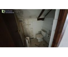 Casa con terreno en Las Quintanillas,para reformar.