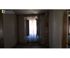 Casa con terreno en Las Quintanillas,para reformar.