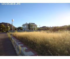 Parcela de 740 m2 con orientación sur y vistas hacia Cambrils.