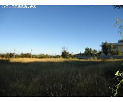 Parcela de 740 m2 con orientación sur y vistas hacia Cambrils.