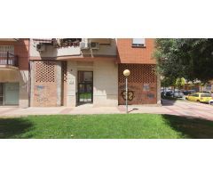 LOCAL COMERCIAL EN EL INFANTE DON JUAN MANUEL CON 260 METROS CUADRADOS.