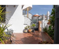 ¡Tu Espacioso Dúplex con Patio, Garaje y Trastero te Espera en Ayamonte!