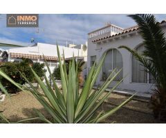 Villa independiente con bonito jardín en San Juan de los Terreros, Costa Almería.