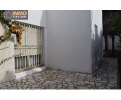 Villa independiente con bonito jardín en San Juan de los Terreros, Costa Almería.