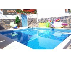 Precioso adosado con piscina privada en la Costa de Almería.