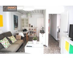 Coqueto apartamento de 2 dormitorios a sólo 300 metros del mar.