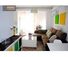Coqueto apartamento de 2 dormitorios a sólo 300 metros del mar.
