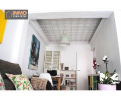 Coqueto apartamento de 2 dormitorios a sólo 300 metros del mar.