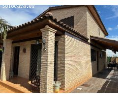 ¡Vivienda de ensueño en El Raal, Murcia! Chalet independiente con piscina.