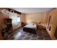 Se vende fantástico chalet independiente en Chiva !!