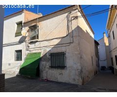 CASA DE PUEBLO PARA DERRIBO O REFORMA INTEGRAL  REF.- 3729