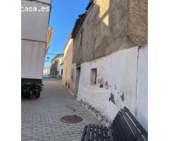 CASA DE PUEBLO PARA DERRIBO O REFORMA INTEGRAL  REF.- 3729