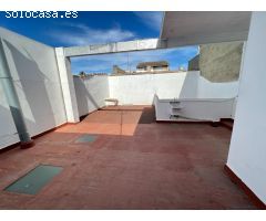 CASA DUPLEX + GARAJE AMPLIO INDEPENDIENTE, EN LA MEJOR ZONA DEL  PUEBLO, CON 2 AMPLIAS TERRAZAS.