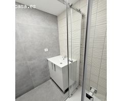PISO   DE 4 HABITACIONES Y 4 BAÑOS, REFORMADO A ESTRENAR, ZONA UNIVERSIDADES.