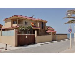 EXCELENTE CASA/CHALET EN PRIMERA LINEA DE  PLAYA DEL ***MAR MENOR***, ESPETACULARES VISTAS.