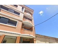 BAJO VIVIENDA DE 3 HABITACIONES.