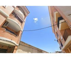 BAJO VIVIENDA DE 3 HABITACIONES.