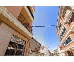 BAJO VIVIENDA DE 3 HABITACIONES.