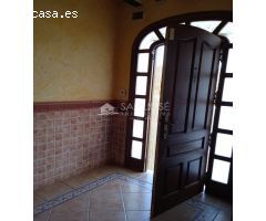 VENTA DE CASA EN UNA BONITA ZONA DE CREVILLENTE