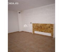 VENTA DE CASA EN UNA BONITA ZONA DE CREVILLENTE
