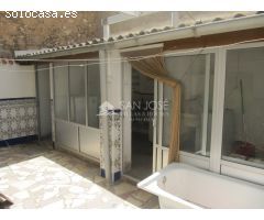 SE VENDE AMPLIA CASA EN EL CENTRO DE PINOSO (ALICANTE) SPAIN