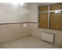 SE VENDE AMPLIA CASA EN EL CENTRO DE PINOSO (ALICANTE) SPAIN