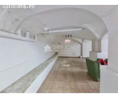 SE VENDE BONITA CASA SEÑORIAL  EN BUEN ESTADO EN ASPE