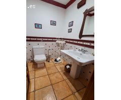 VENTA DE CASA UNIFAMILIAR EN ELDA, CENTRO. MUY BUENAS CALIDADES Y EXCELENTE UBICACIÓN