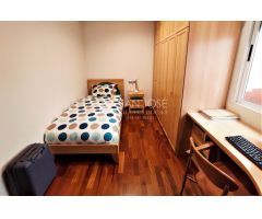 SE VENDE BONITA CASA DUPLEX CON LOCAL COMERCIAL EN NOVELDA EN MARIA AUXILIADORA.