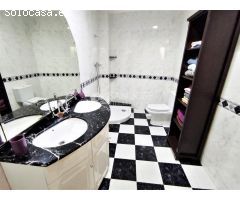 SE VENDE BONITA CASA DUPLEX CON LOCAL COMERCIAL EN NOVELDA EN MARIA AUXILIADORA.