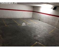 VENTA DE PLAZA DE APARCAMIENTO, COCHE Y 8 MOTOS