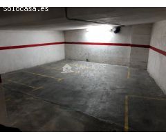 VENTA DE PLAZA DE APARCAMIENTO, COCHE Y 8 MOTOS