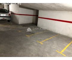 VENTA DE PLAZA DE APARCAMIENTO, COCHE Y 8 MOTOS