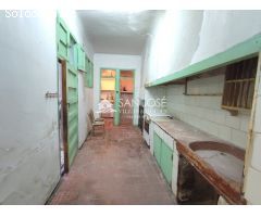 VENTA DE CASA EN ASPE EN LA  ZONA  DEL CENTRO PARA REFORMAR