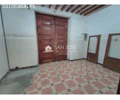 VENTA DE CASA EN ASPE EN LA  ZONA  DEL CENTRO PARA REFORMAR