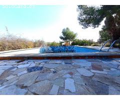 OPORTUNIDAD DE CHALET CERCA DEL MAR
