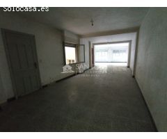 VENTA DE ENTRESUELO COMERCIAL / OPCION VIVIENDA