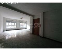 VENTA DE ENTRESUELO COMERCIAL / OPCION VIVIENDA