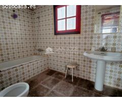 SE VENDE CHALET PARA REFORMAR EN ASPE