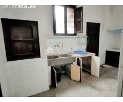 SE VENDE CHALET PARA REFORMAR EN ASPE