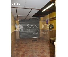 SE VENDE CASA EN PINOSO, PERFECTO ESTADO, PARA ENTRAR A VIVIR